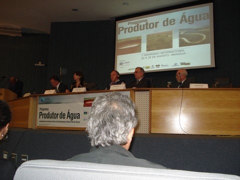 produtordeagua2608091.jpg